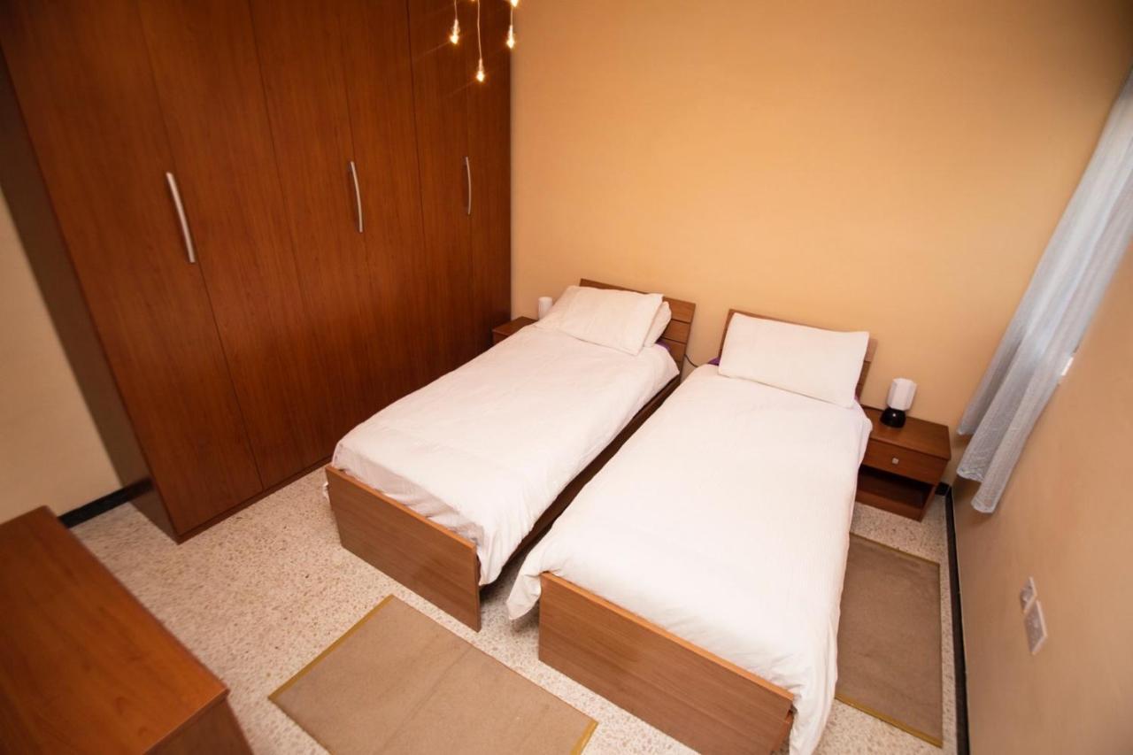 סיינט פול ביי Apartment 5 Mins Away From The Beach. מראה חיצוני תמונה