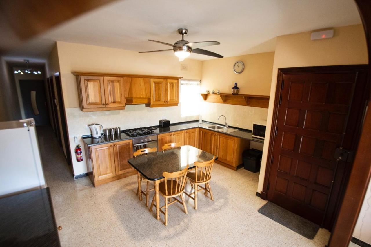 סיינט פול ביי Apartment 5 Mins Away From The Beach. מראה חיצוני תמונה