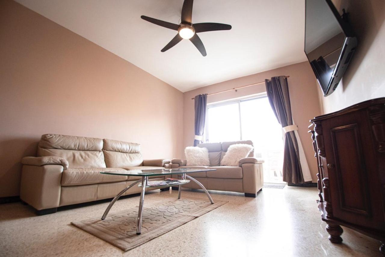 סיינט פול ביי Apartment 5 Mins Away From The Beach. מראה חיצוני תמונה